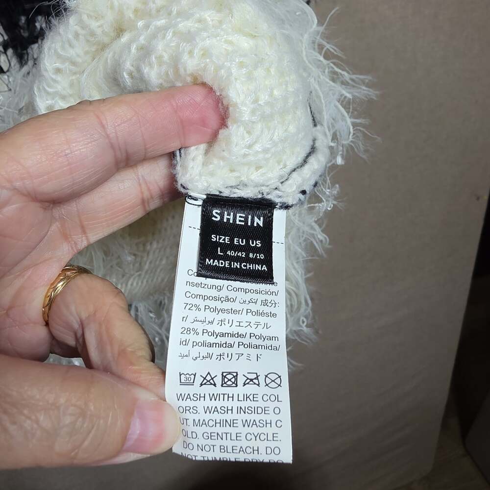 color block black and white Frilly boat neck long fringe Sweater Size Large soft - Picture 7 of 11